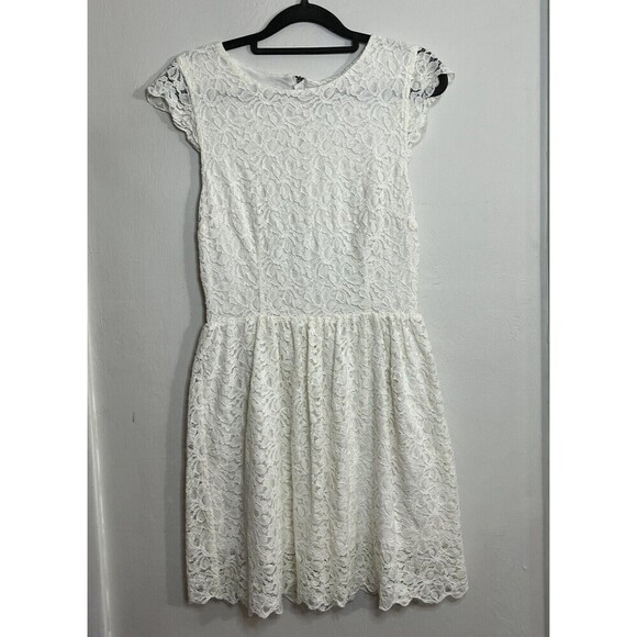 Talula Dresses & Skirts - Talula Aritzia Belgravia‎ White Lace Mini Dress Cap Sleeve Back Zipper Size 6